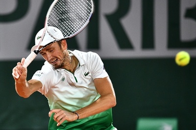 メドベージェフがまた全仏OP初戦敗退、モンフィスも姿消す