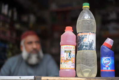 求婚を断られた女、恋人に酸浴びせる パキスタン