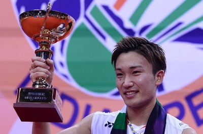 桃田がインド・オープンで優勝、高橋/松友ペアも女子複を制す