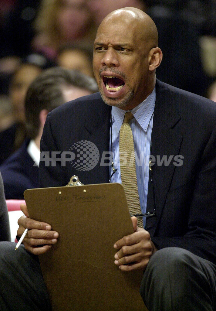 元NBAスター選手のジャバー氏、白血病を告白