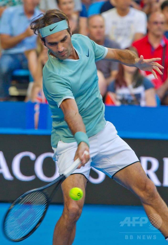 フェデラーが半年ぶりの復帰戦で快勝、ホップマン杯