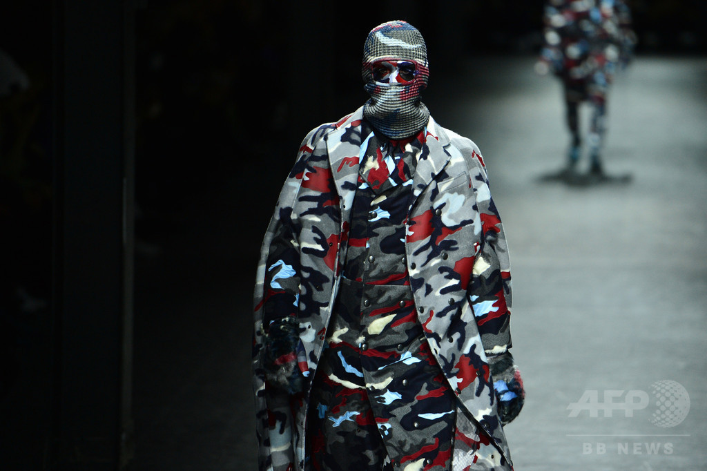 「モンクレール ガム・ブルー」16/17年秋冬メンズ