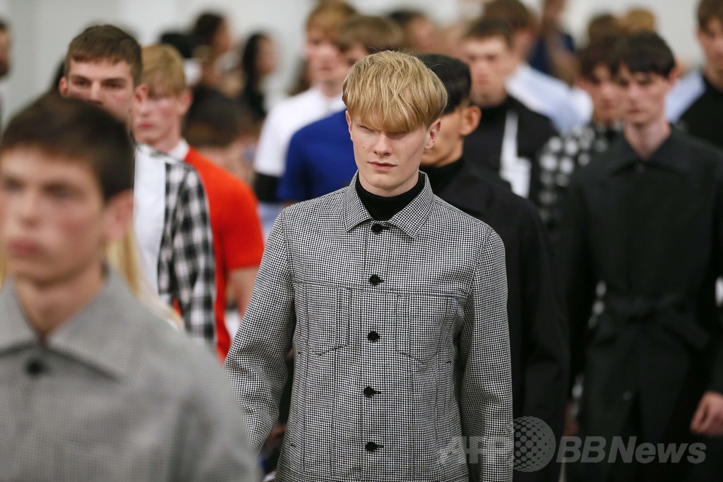 少年の面影を残す爽やかなスタイル、「カルヴェン」15年春夏メンズ