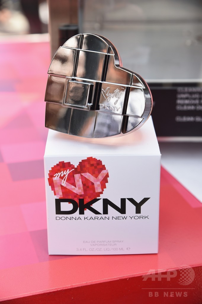 「DKNY」新香水ローンチイベント、NYで開催
