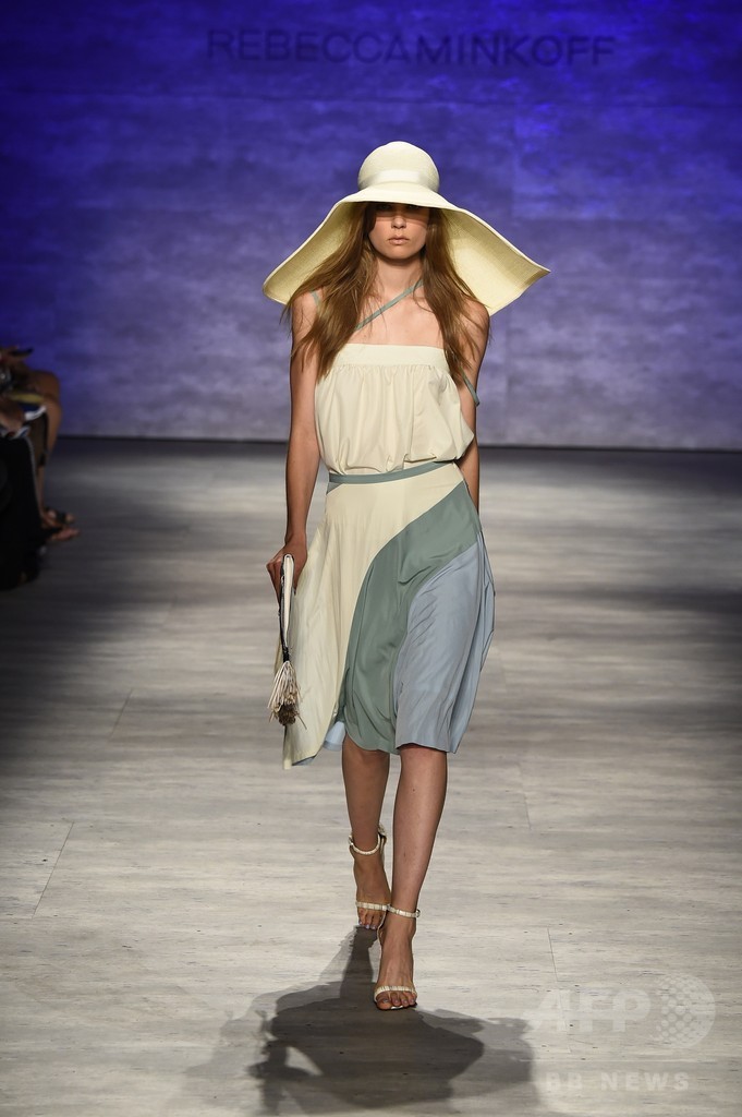 3Dメガネで見るコレクション！？「レベッカ・ミンコフ」15年春夏