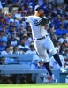 18MLB、ナ・リーグ西地区優勝決定戦、ロサンゼルス・ドジャース対コロラド・ロッキーズ。9回の守備で一塁に送球するロサンゼルス・ドジャースのジャスティン・ターナー（2018年10月1日撮影）。(c)Jayne Kamin-Oncea/Getty Images/AFP