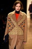 米ニューヨーク市内で発表された「BCBG マックス・アズリア」15/16年秋冬コレクション（2015年2月12日撮影）。(c)AFP/Getty Images/Frazer Harrison