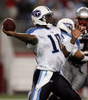 パスを出すタイタンズのQBヴィンス・ヤング（%%Vince Young%%）。(c)AFP/Getty Images Elsa