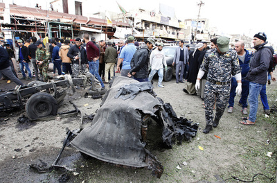 イラク首都で自爆攻撃、少なくとも32人死亡 ISが犯行声明