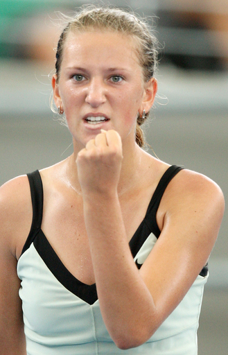 アザレンカが準決勝へ、ブリスベーン国際