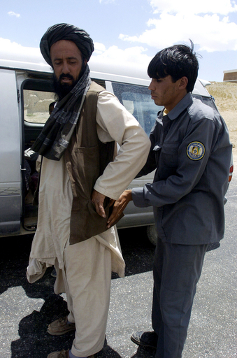 タリバン、韓国人22人の解放期限を延長