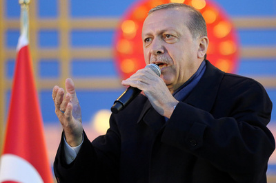 トルコ、ウィキペディアとデート番組を禁止 公務員も大量解雇