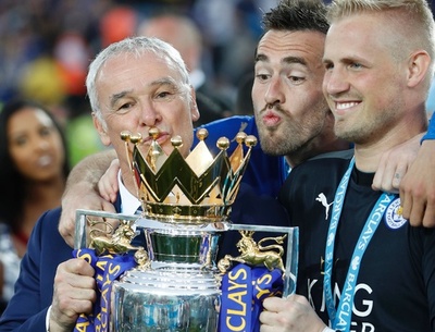 監督が選手に助言、レスター退団は「得策ではない」