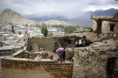 消滅の危機にあるヒマラヤ高地の伝統建築