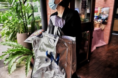 封鎖下でもぜいたくは忘れない 富裕層向け高級料理配達 タイ