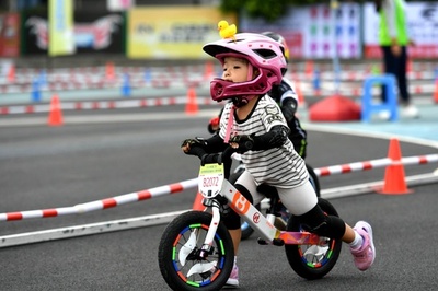 ちびっこライダー700人がアモイに集結 幼児の二輪車大会