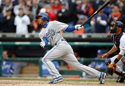 ロイヤルズ タイガースとの延長戦を制し白星発進