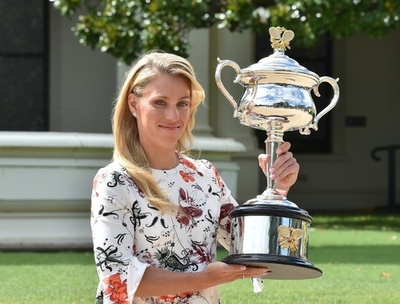 全豪OP女王ケルバー、優勝トロフィーまだ届かず