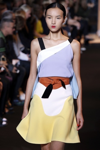 柔らかで繊細なドレススタイル、「ローラン ムレ」15年春夏