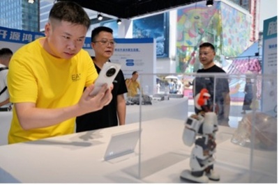 四川成都：「初披露を追う」中国消費の新潮流