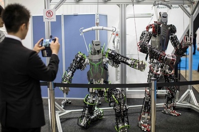 ロボットの国際大会、宅配や介護など実用性に焦点 東京