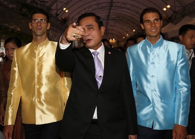 ナダルとジョコビッチ、タイの伝統衣装で首相官邸を訪問