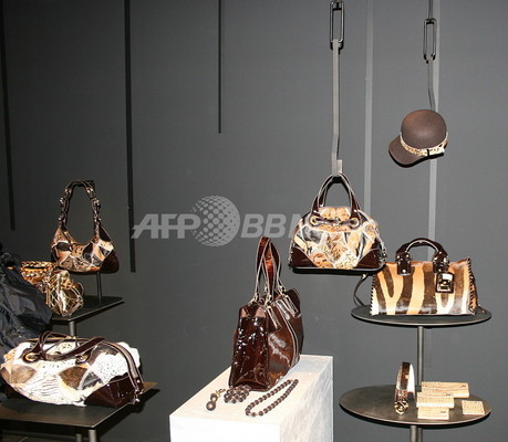 フランチェスコ ビアジア 銀座に日本初の旗艦店をオープン 写真13枚 ファッション ニュースならmode Press Powered By Afpbb News