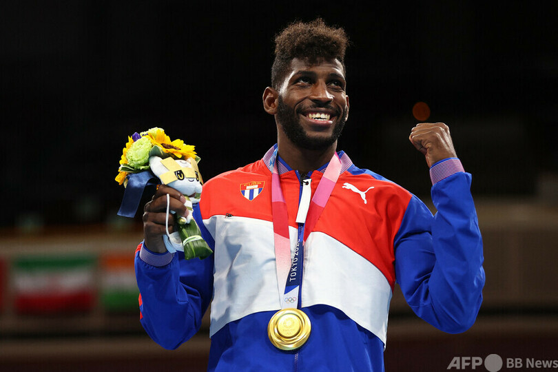 東京五輪金メダリストがプロデビュー、大差の判定勝ちで初戦飾る