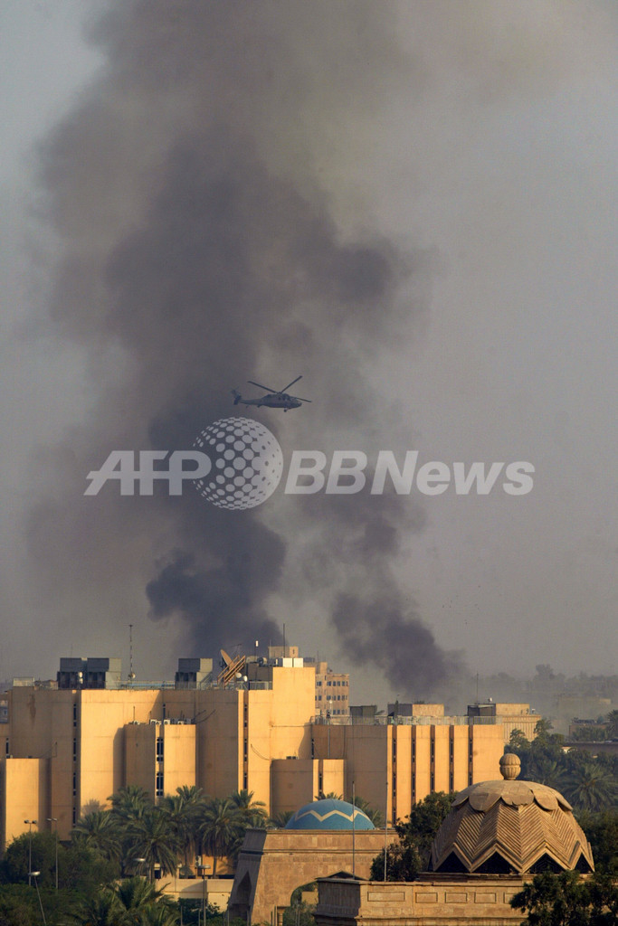 バグダッド中心部で強力な自動車爆弾が爆発、25人死亡