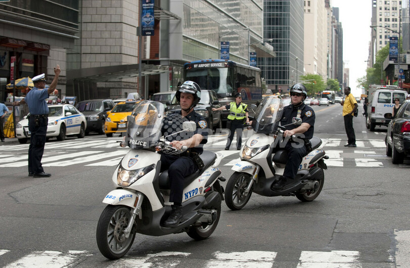 防犯カメラに不審な男、NY爆発物事件