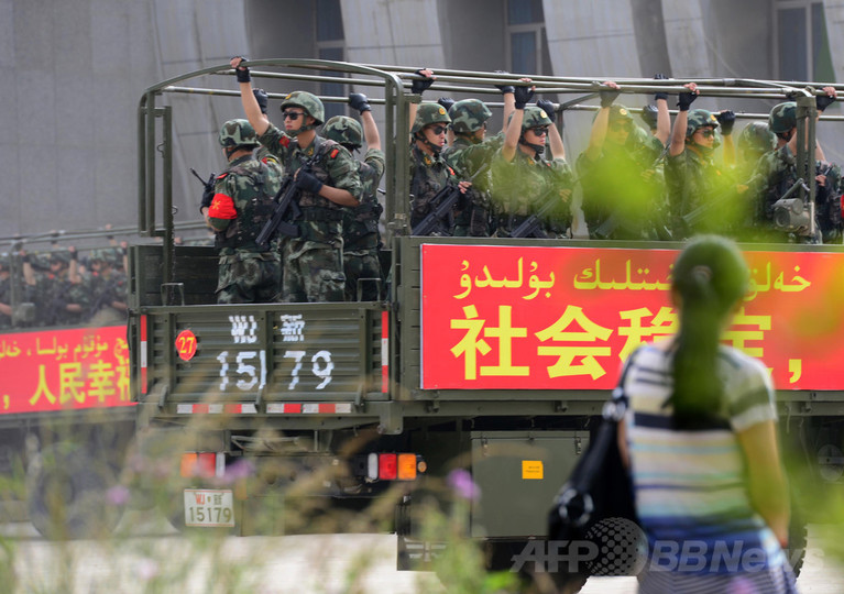 中国新疆の公安局で爆発、突入した13人射殺 中国新疆の公安局で爆発、突入した13人射殺