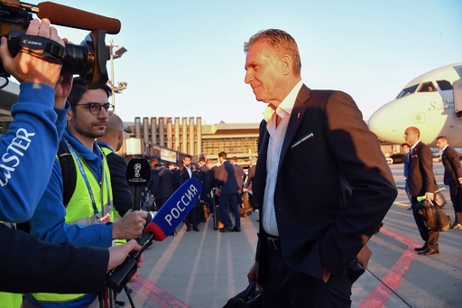 イラン代表 W杯開幕控え開催国ロシア到着一番乗り 写真5枚 国際ニュース Afpbb News