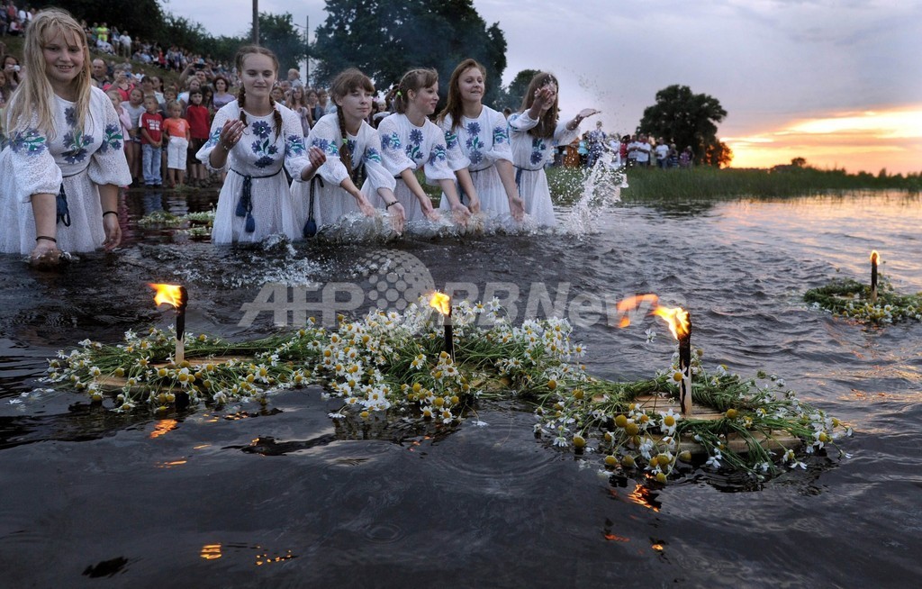 スラブ伝統の祭り「イワン・クパーラの夜」 写真17枚 国際ニュース：AFPBB News