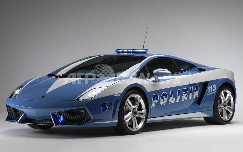 ランボルギーニ 伊警察に高級スポーツカーを提供 写真5枚 国際ニュース Afpbb News