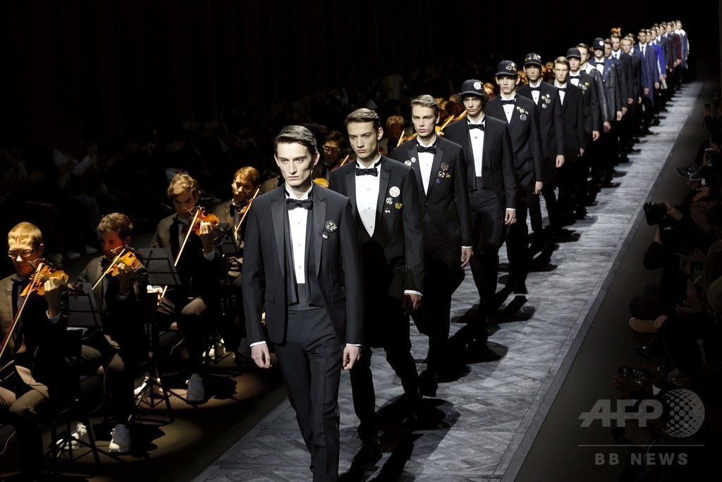 カール・ラガーフェルドも絶賛した新たなエレガンス、「ディオール」15/16年秋冬メンズ