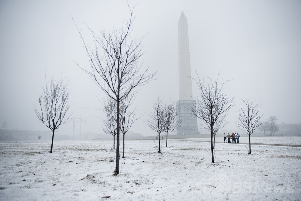 米北東部に吹雪、政府機関など閉鎖