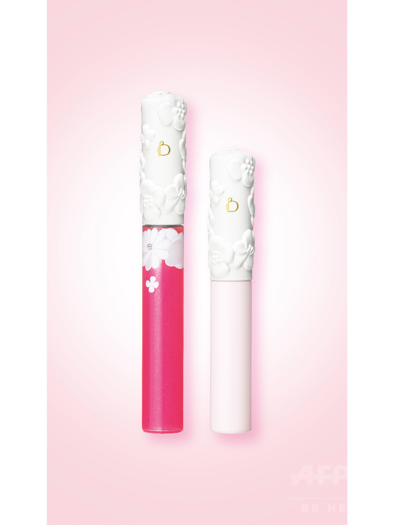 口角を上げて魅力的な笑顔を演出、「ベネフィーク」新作リップグロス