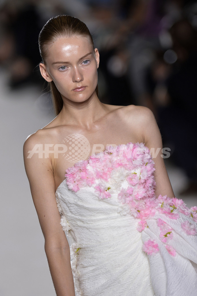 ＜13/14年秋冬パリ・オートクチュール＞ジャンバティスタ・ヴァリ