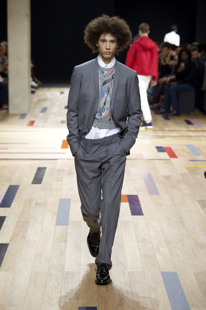 マリンテイストを加えた新エレガンス、「ディオール オム」15年春夏メンズ