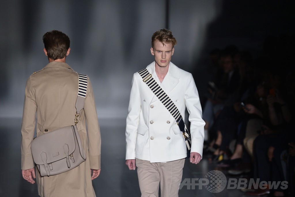 ストライプの差し込み具合で新たなマリンルック表現、「グッチ」15年春夏メンズ