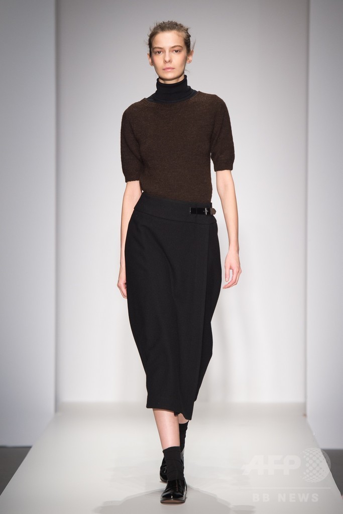 ニットやムートンで見せるマスキュリンなエレガンス、「マーガレット・ハウエル」15/16年秋冬