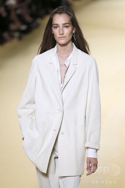 有終の美を飾る穏やかで上質なコレクション、「エルメス」15年春夏