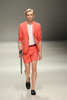 15年春夏「メルセデス・ベンツ ファッション・ウィーク 東京（Mercedes-Benz Fashion Week TOKYO）」で新作を発表したミスター・ジェントルマン（MR.GENTLEMAN）（2014年10月18日撮影）。(c)AFPBB News/JFWO/MBFWT