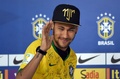 ブラジル代表のキャンプ地テレゾポリス（Teresopolis）で記者会見に臨むネイマール（Neymar da Silva Santos Junior、2014年7月10日撮影）。(c)AFP/VANDERLEI ALMEIDA