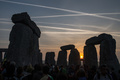 英イングランド南部の古代遺跡「ストーンヘンジ」（2017年6月21日撮影）。(c)CHRIS J RATCLIFFE / AFP