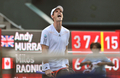 男子テニス、楽天ジャパンオープン（Rakuten Japan Open Tennis Championships 2012）は6日、東京の有明コロシアム（Ariake Coliseum）でシングルス準決勝が行われ、大会第1シードのアンディ・マレー（Andy Murray、英国）は3-6、7-6、6-7で第6シードのミロス・ラオニッチ（Milos Raonic、カナダ）に敗れた。

ポイントを奪われ落胆するアンディ・マレー（2012年10月6日撮影）。(c)AFP/KAZUHIRO NOGI