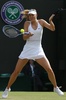 テニス、ウィンブルドン選手権、女子シングルス3回戦。リターンを打つマリア・シャラポワ（2015年7月3日撮影）。(c)AFP/JUSTIN TALLIS