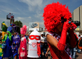 メキシコの首都メキシコ市（Mexico City）で行われた、「エイズ医療財団（AIDS Healthcare Foundation、AHF）」によるコンドームの使用を普及させる世界キャンペーン｢ラブ・コンドーム（Love Condoms）｣（2009年8月28日撮影）。(c)AFP/Luis ACOSTA