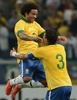 サッカー国際親善試合は9日、各地で行われ、ブラジルは3-0でフランスに勝利した。

チームの得点に歓喜するブラジルのチアゴ・シウバ（Thiago Silva、右）とマルセロ（Marcelo Vieira Da Silva Junior、2013年6月9日撮影）。(c)AFP/FRANCK FIFE