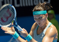 テニス男女混合国別対抗戦、第27回ホップマンカップ（Hopman Cup XXVII）初日、カナダ対チェコ。リターンを狙うルーシー・サファロワ（Lucie Safarova、2015年1月4日撮影）。(c)AFP/TONY ASHBY